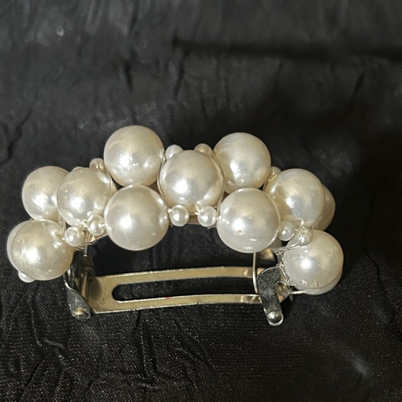 Vintage Pearl Ponytail Holder - Picture 3 of 5